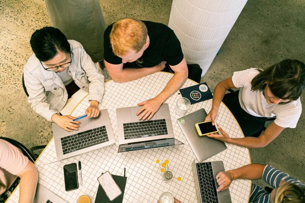 Digital marketing agencies in Indonesia - Digital Marketing Worker