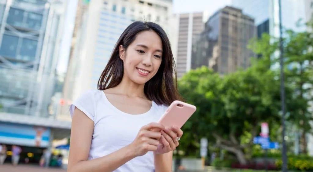 Marketing to Korean Consumers - a korean shopping on mobile phoe