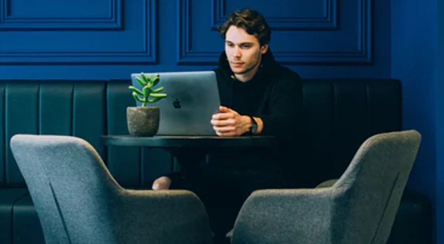 eXpert - Knowledge iN Solution for Specialized Advice