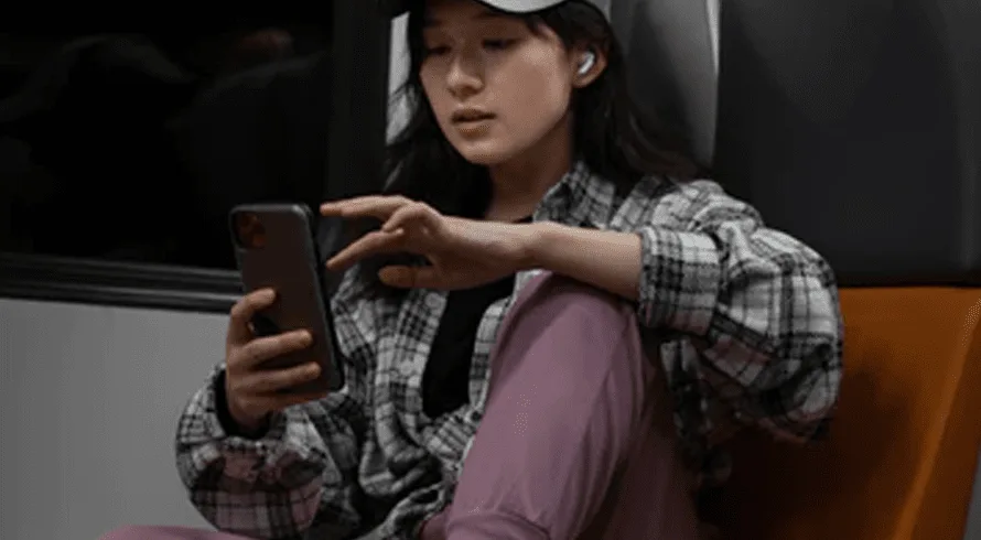 Who Is V Live Used By?